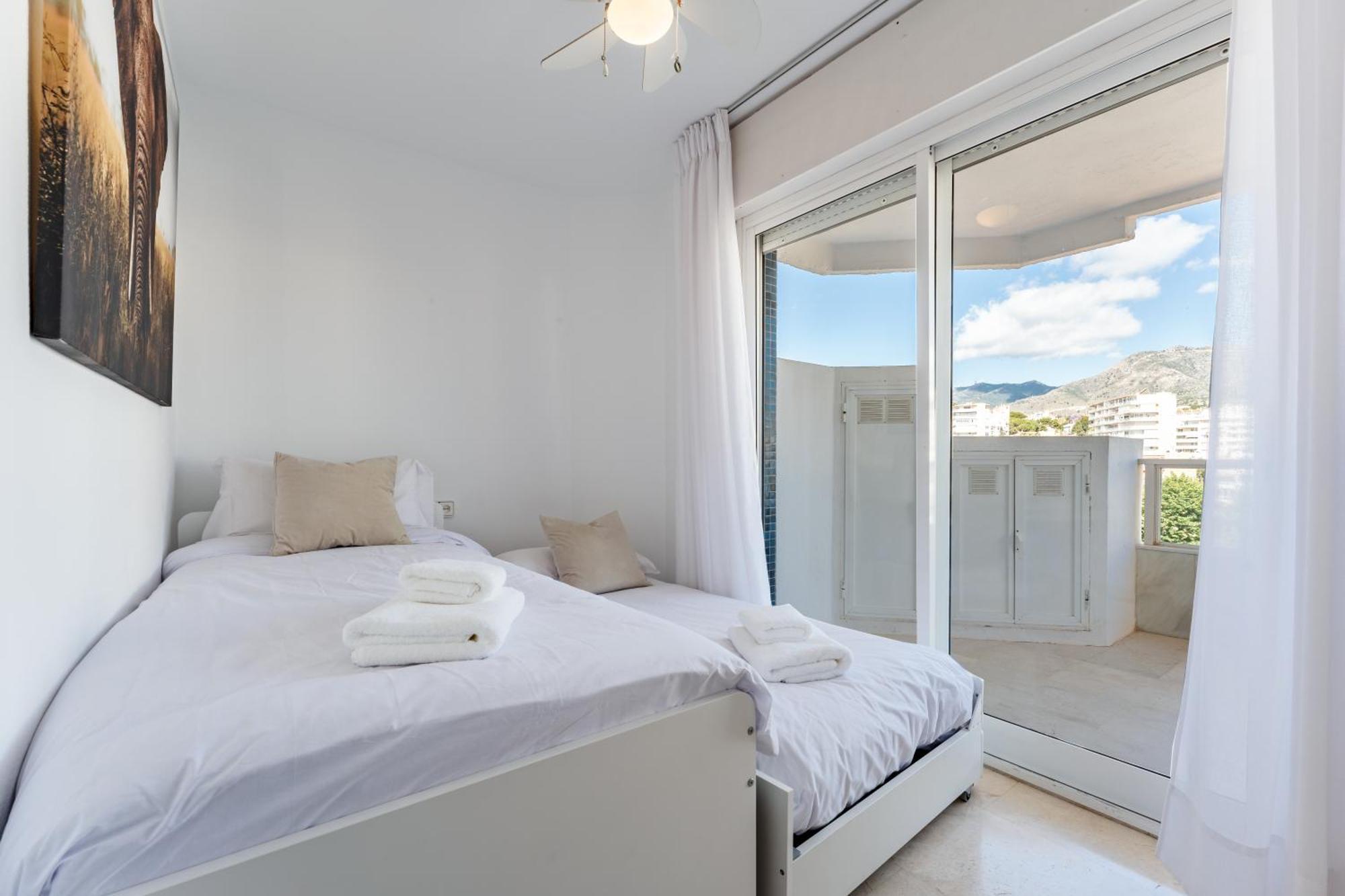 Tropico Carihuela View & Parking Apartment Torremolinos Exterior photo